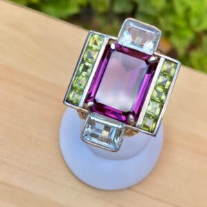 anello ametista peridoto e acquamarina fuori